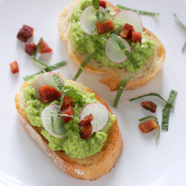 Sweet Pea Crostini with Crispy Pancetta